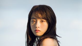 橋本環奈、二十歳の誕生日に写真集を発売！セルフプロデュースも