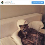 ジャスティン・ビーバー、100時間超の超大作タトゥー公開!真っ黒すぎて服着てるみたい!