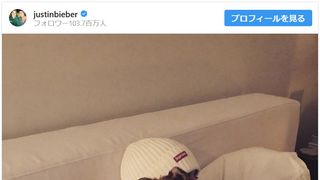 ジャスティン・ビーバー、100時間超の超大作タトゥー公開!真っ黒すぎて服着てるみたい!