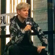 ティーンエイジャーの性事情を描いた話題のNetflixドラマ、主演俳優が語る