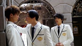 片寄涼太が壁ドンされる！映画『PRINCE OF LEGEND』場面写真が公開