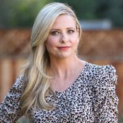 サラ・ミシェル・ゲラー、BBCジャーナリストの小説に基づくドラマで主演