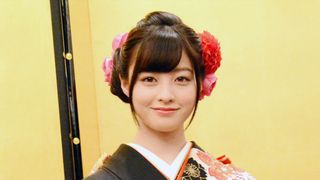 橋本環奈、二十歳の誕生日にドンペリで祝福！