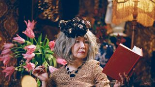 YOUが老けメイクで未来の姿に変身　Netflix新CMで挑戦