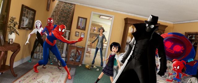 様々な次元のスパイダーマン6人が集結!
