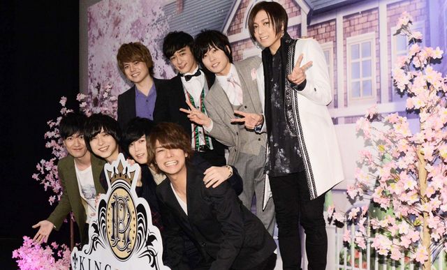 「KING OF PRISM」初日に集合した声優陣(上段左から内田雄馬、五十嵐雅、永塚拓馬、蒼井翔太、畠中祐、寺島惇太、斉藤壮馬、八代拓)