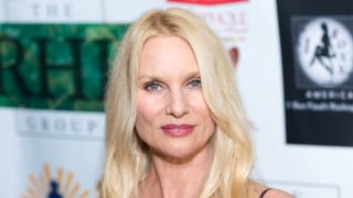 母の看病で番組を降板 「ダイナスティ」女優