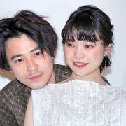 岸井ゆきの、成田凌と“肩トン”で笑顔
