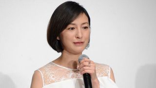 広末涼子、声を震わせ涙…長渕剛の主演映画会見で