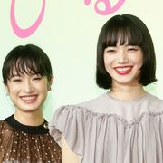 小松菜奈&門脇麦、プライベートに演奏の猛特訓「ギター担いでカラオケ」