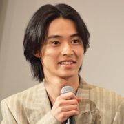 山崎賢人『キングダム』100万人突破!劇場満席に吉沢亮と笑顔