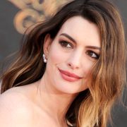 アン・ハサウェイがハリウッド殿堂入り!
