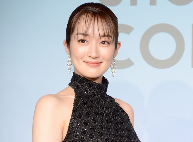 美貌輝く!プレゼンターとして登壇した高梨臨