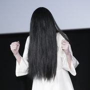 貞子、イベント欠席の池田エライザに代わり奮闘!念でコメントを代読させる