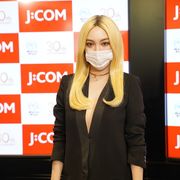 ざわちん、ものまねメイクでハリウッド女優に変身