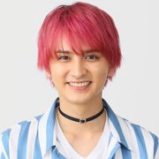仮面ライダー俳優・瀬戸利樹、ピンク髪に!ドラマ「偽装不倫」で仲間由紀恵と不倫の恋