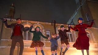 『メリー・ポピンズ』実際に風船で空を飛んでいた!? メイキング映像