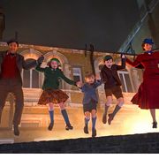 『メリー・ポピンズ』実際に風船で空を飛んでいた!? メイキング映像
