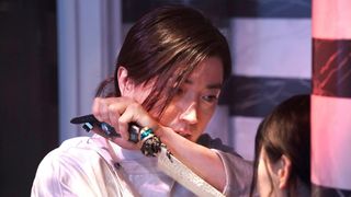 藤原竜也、美女の顔を便器に押しつけ…『Diner ダイナー』衝撃シーン