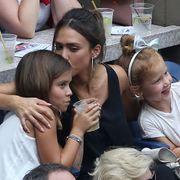ジェシカ・アルバ、「良い母でいるため」10歳の娘とセラピーへ