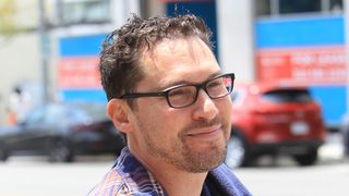 『ボヘミアン・ラプソディ』監督、性的虐待疑惑の和解金として15万ドルで同意