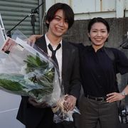 「ストロベリーナイト・サーガ」亀梨和也がクランクアップ!二階堂ふみ&スタッフに感謝