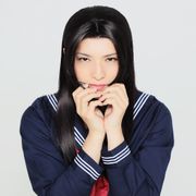 「仮面ライダー電王」中村優一、セーラー服美女に!衝撃カレンダー再び