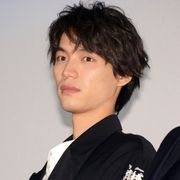 福士蒼汰、岡田准一を“ダダすべり”させて謝罪