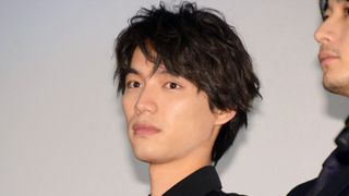 福士蒼汰、岡田准一を“ダダすべり”させて謝罪