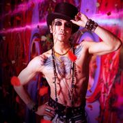 武田真治、マッチョ&タトゥーの殺人鬼!肉体美あらわで怪演