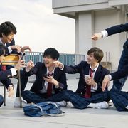 SixTONESの黒髪&制服姿!期間限定の新CMで