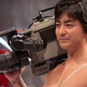 山田孝之、警察から逃げまくる!AV監督村西とおる描く「全裸監督」本編映像