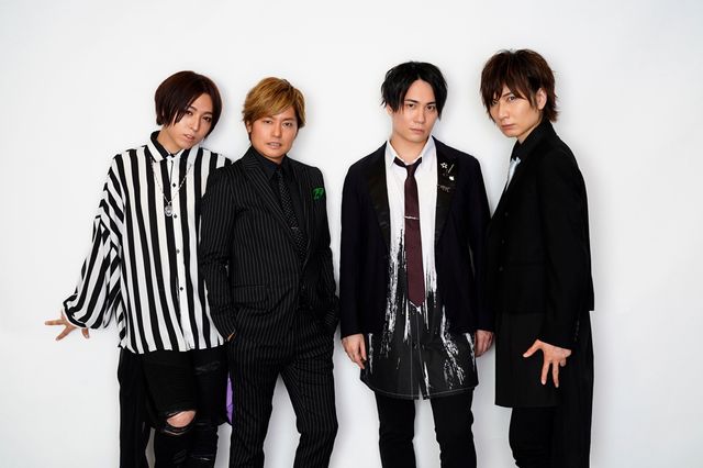 写真左から蒼井翔太、森久保祥太郎、鈴木達央、前野智昭