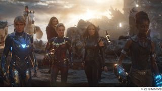 女性ヒーロー大集結でスパイダーマンを守る！『アベンジャーズ／エンドゲーム』本編映像