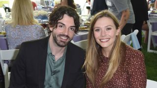 『アベンジャーズ』エリザベス・オルセン、米歌手と婚約!