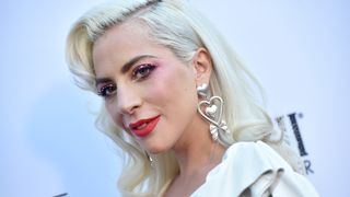 レディー・ガガ、『アリー／スター誕生』主題歌の盗作疑惑に激怒