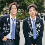 佐藤勝利&高橋海人、奇抜すぎる髪型&制服姿!『ブラック校則』初の場面カット公開