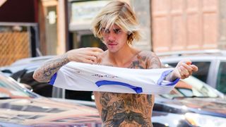 ジャスティン・ビーバー、飼い猫を「スシ」と命名