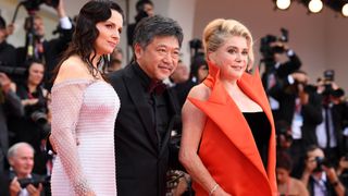 是枝裕和『真実』でベネチア映画祭開幕!オープニング飾った感想を語る