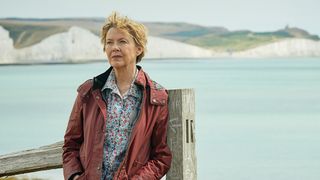 30年連れ添った相手に突然別れを切り出されたら…ビル・ナイら出演作、夫婦のどちらに同情するかで真っ二つ