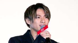 平野紫耀、橋本環奈との“指キス”で静電気!「スタンガンみたい」