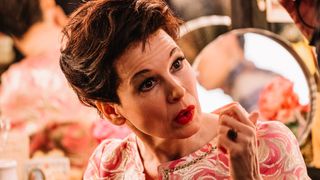 『ブリジット・ジョーンズ』女優、ジュディ・ガーランド役でオスカー有力!称賛の嵐に涙