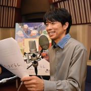 V6イノッチ&本上まなみ、映画『すみっコぐらし』ナレーションを担当