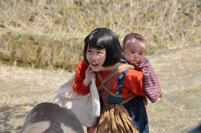 子供時代の喜美子を演じる川島夕空