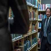 キアヌ、今度は本・フーだ!?『ジョン・ウィック』人間摩天楼とのバトルシーン