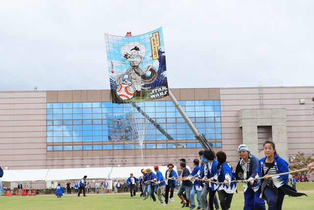 大空を舞ったスター・ウォーズ大凧