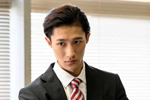 Snow Man岩本照、初の刑事役！本田翼主演「チート」に出演