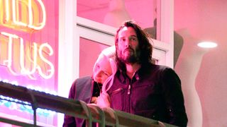 キアヌ・リーヴス熱愛!? デート現場をキャッチ