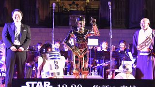 『スター・ウォーズ』奈良・東大寺コンサート開催！名曲メドレーにドロイドたちご機嫌