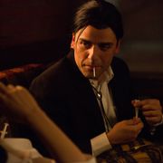『パルプ・フィクション』を完コピ!オスカー・アイザック&オリヴィア・ワイルドのコスプレ映像